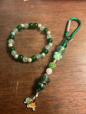 💚Green Beaded Stretch Bracelet with Matching Green Charm Keychain